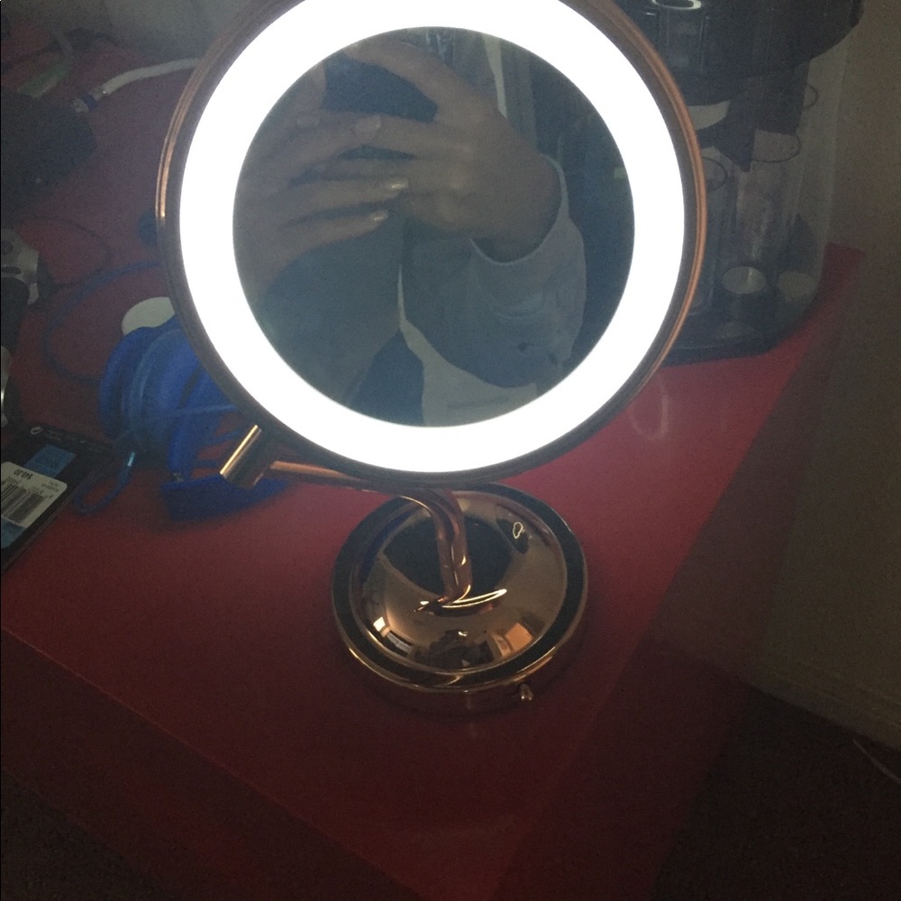 Makeup Light Up Mirror!💋💄